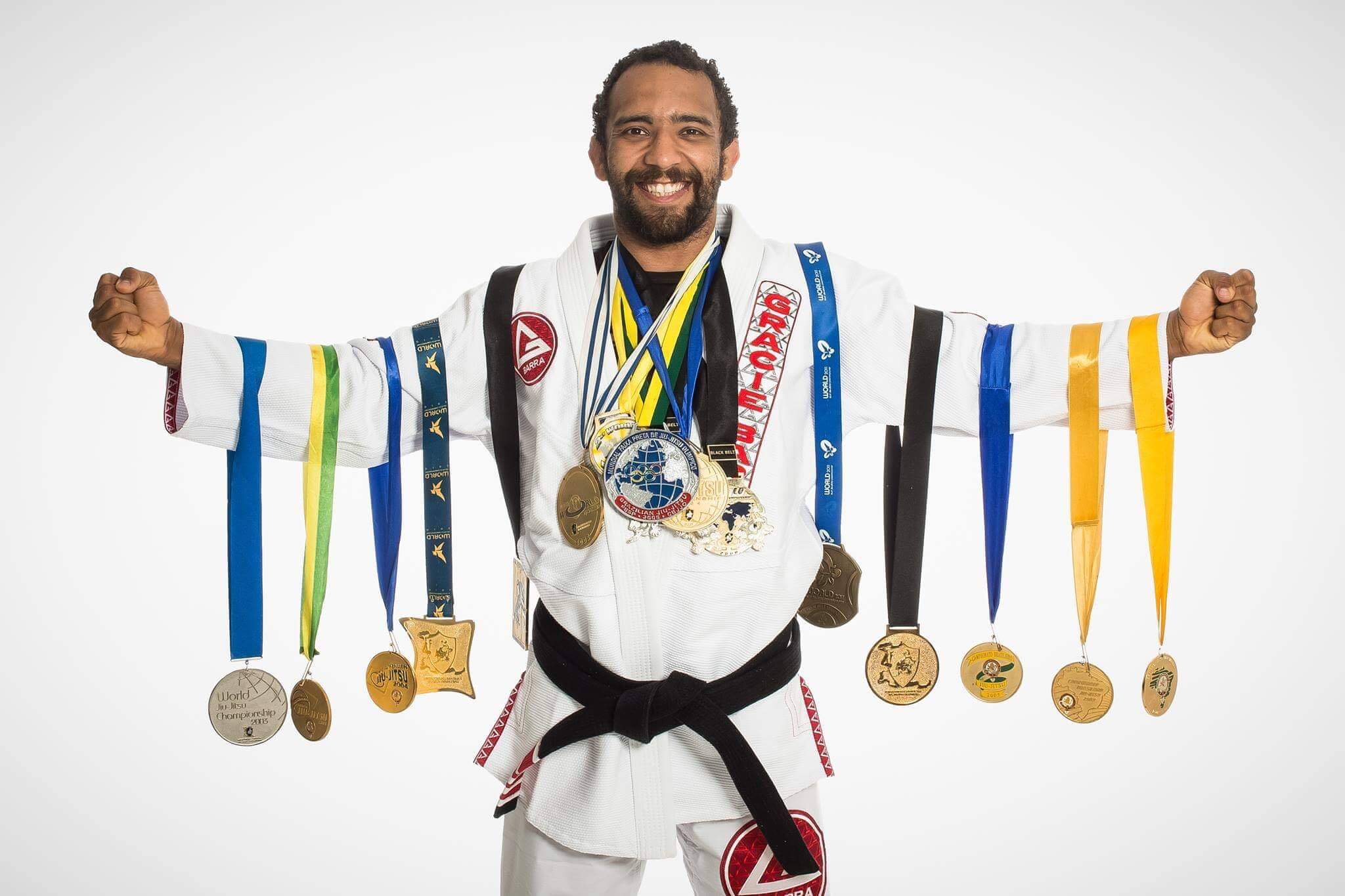 Ten-time world champion starts Brazilian jiujitsu school on Edgewater Drive  - The Community Paper